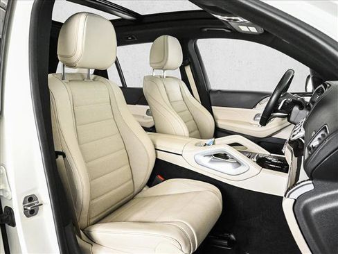 Used 2023 Mercedes-Benz GLS 450 4MATIC image 24