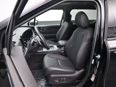 Used 2025 Kia Carnival SX Prestige FWD image 21