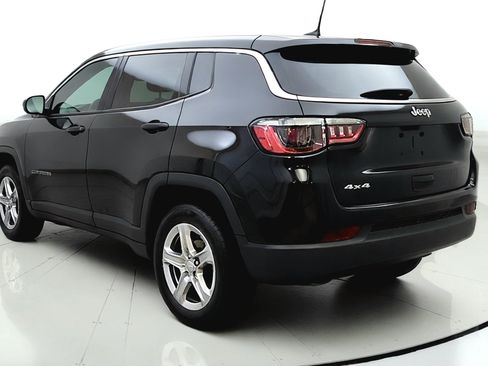 Used 2024 Jeep Compass Sport AWD/4WD image 5
