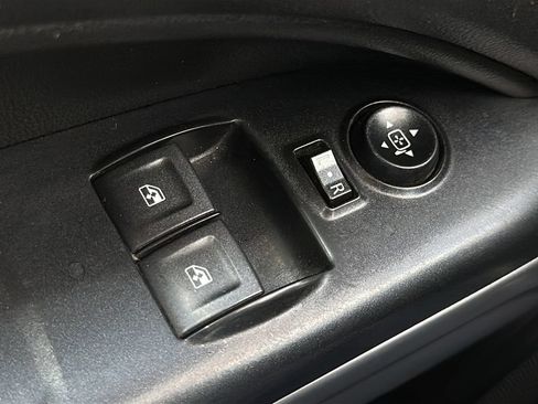 Used 2019 Chevrolet Colorado LT w/ LT Convenience Package RWD image 18