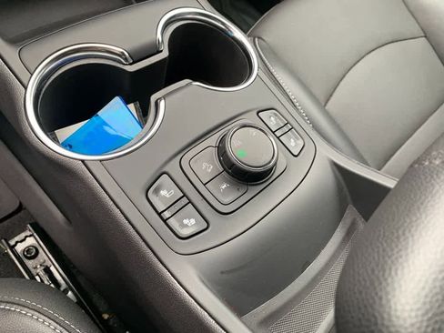Used 2024 GMC Terrain SLT w/ Infotainment Package II AWD/4WD image 14