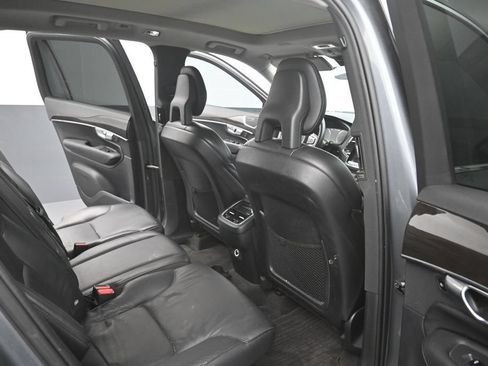 Used 2018 Volvo XC90 T6 Momentum w/ Convenience Package AWD/4WD image 22