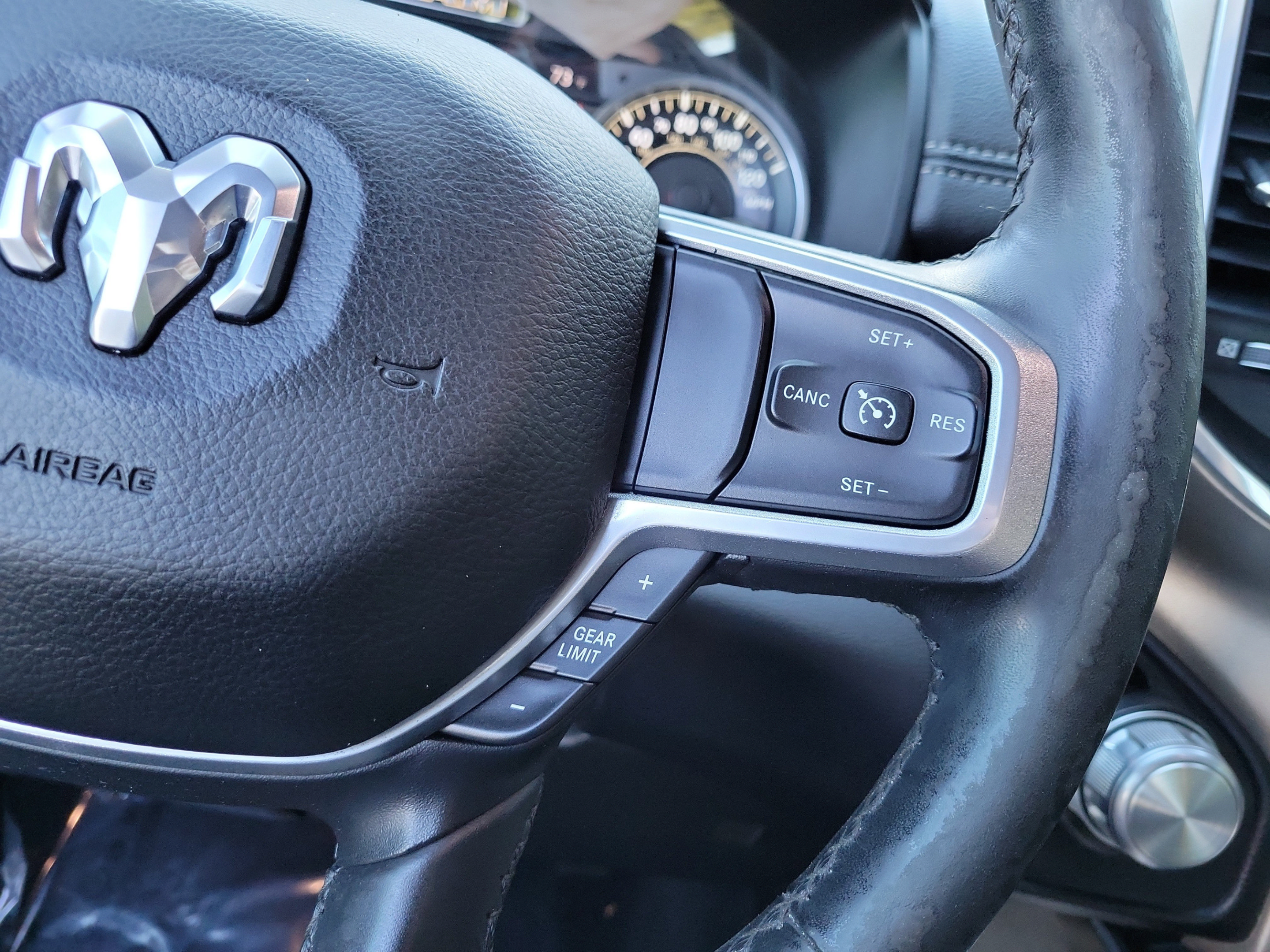 Used 2019 RAM 1500 Laramie RWD image 27