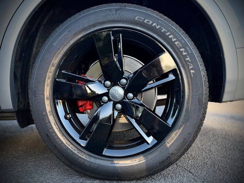 Used 2018 Audi Q5 2.0T Premium w/ Convenience Package AWD/4WD image 18