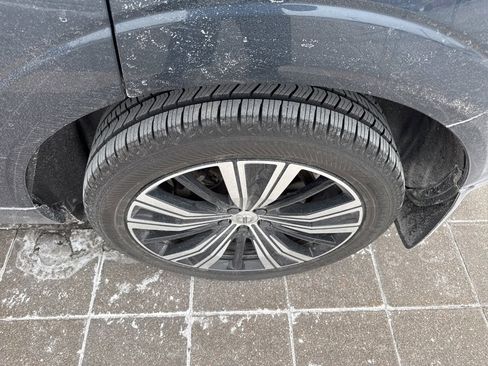 Used 2022 Volvo XC60 B6 Inscription w/ Advanced Package image 3