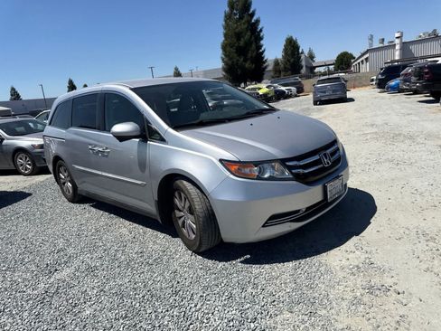 Used 2014 Honda Odyssey EX image 3