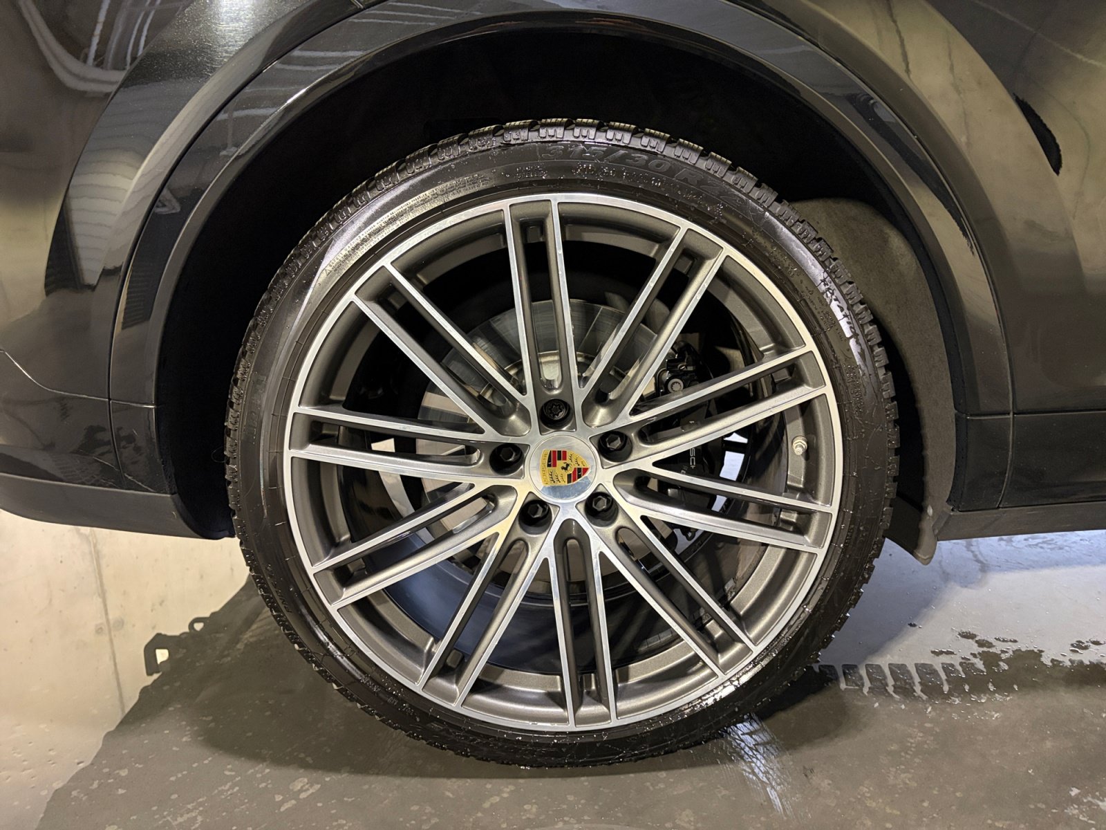 Certified 2023 Porsche Cayenne Turbo AWD/4WD image 21