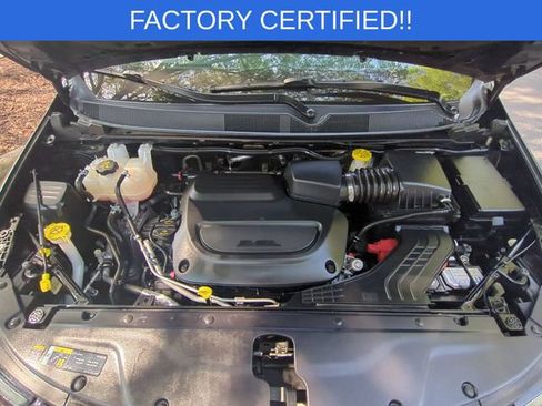 Certified 2023 Chrysler Pacifica Touring-L FWD image 35