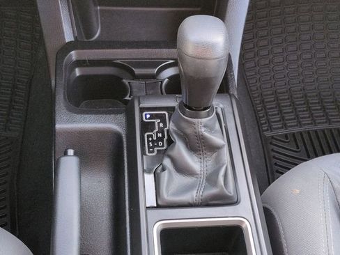 Used 2020 Toyota Tacoma 4x4 Access Cab image 17