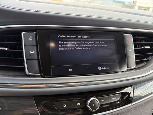 Used 2021 Buick Enclave Essence AWD/4WD image 17