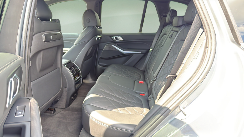 Used 2024 BMW X5 xDrive40i w/ Parking Assistance Package AWD/4WD image 22