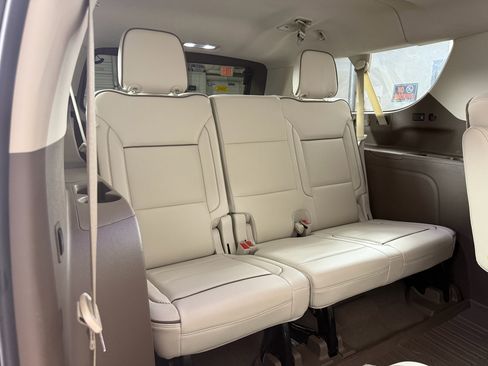 Used 2021 GMC Yukon XL Denali w/ Denali Ultimate Package image 17