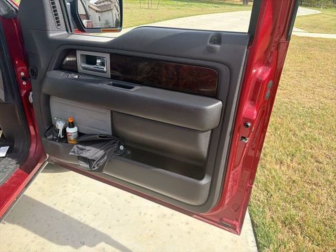 Used 2013 Ford F150 Platinum image 11