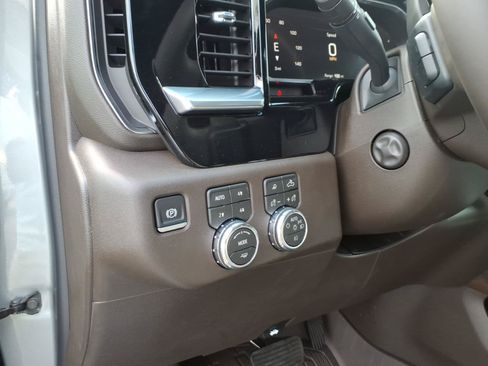 New 2026 GMC Sierra 1500 SLT w/ SLT Premium Plus Package AWD/4WD image 9