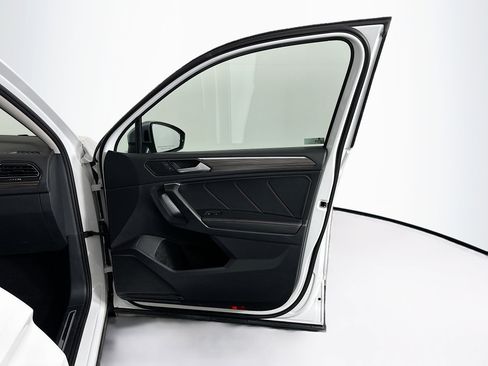 Used 2024 Volkswagen Tiguan Wolfsburg Edition image 32