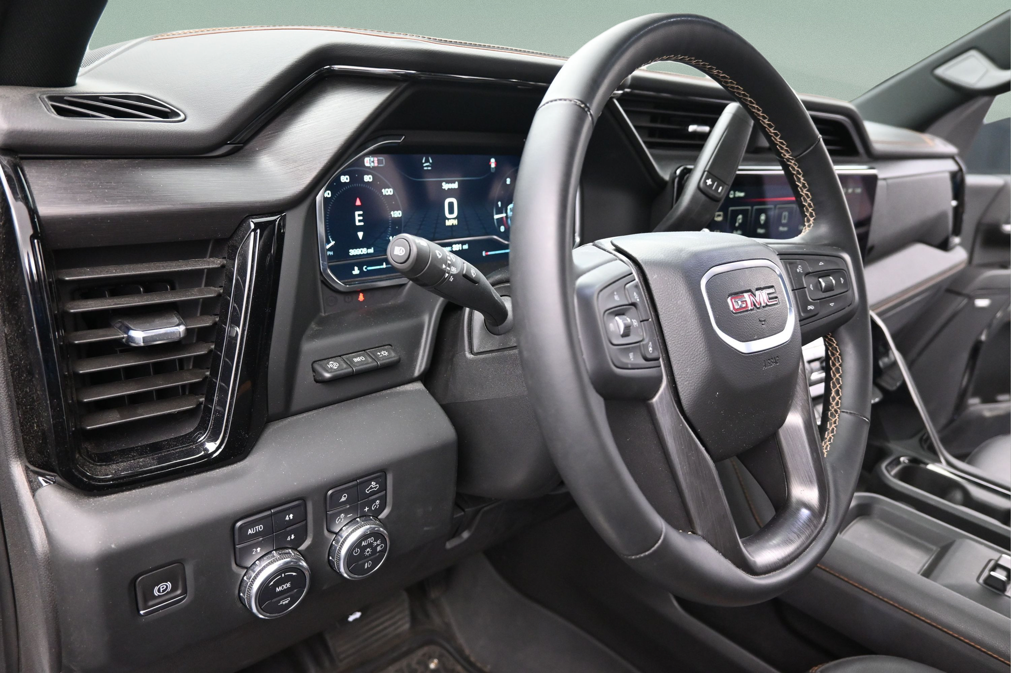 Used 2024 GMC Sierra 2500 AT4 w/ AT4 Premium Plus Package AWD/4WD image 12