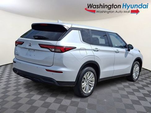 Used 2023 Mitsubishi Outlander ES FWD image 6