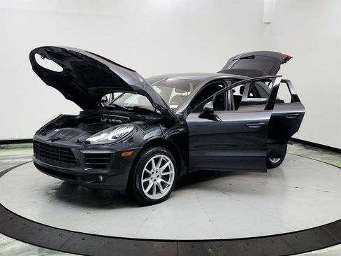 Used 2017 Porsche Macan AWD/4WD image 9