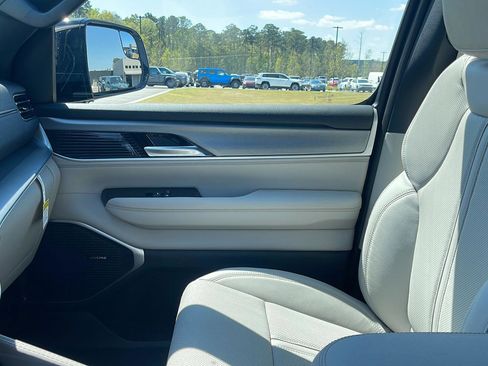 New 2026 Jeep Grand Wagoneer Limited AWD/4WD image 22