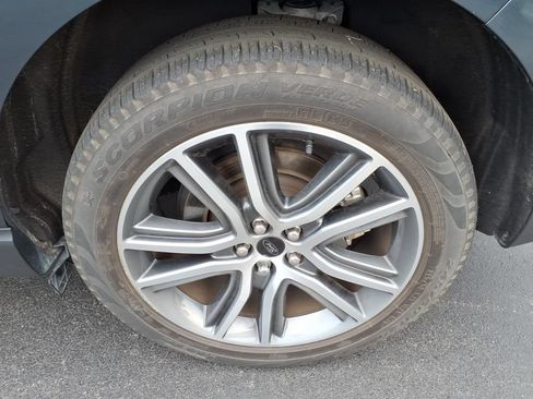 Used 2024 Ford Edge Titanium w/ Equipment Group 301A AWD/4WD image 7