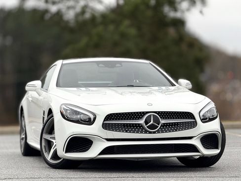 Used 2017 Mercedes-Benz SL 550 image 3