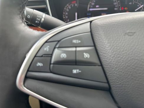 Used 2017 Cadillac XT5 Luxury w/ Driver Awareness Package AWD/4WD image 17