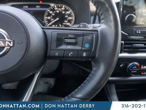 Used 2023 Nissan Pathfinder SL AWD/4WD image 11