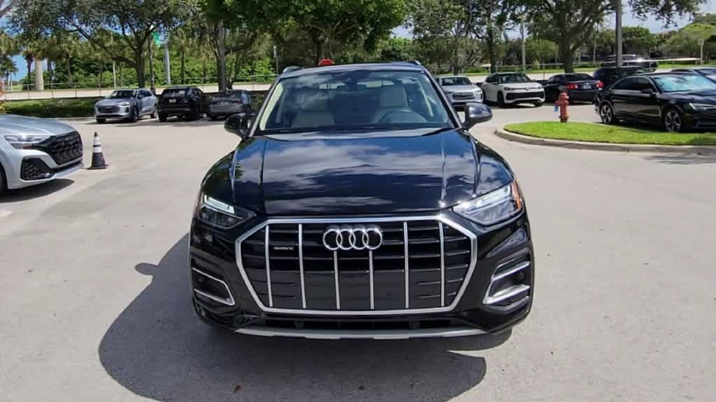 Certified 2024 Audi Q5 2.0T Premium w/ Convenience Package AWD/4WD image 3