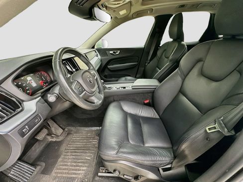 Used 2021 Volvo XC60 T5 Momentum w/ Protection Package Premier FWD image 21