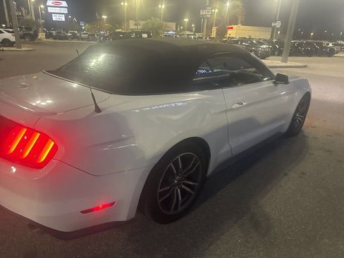 Used 2017 Ford Mustang Premium image 3