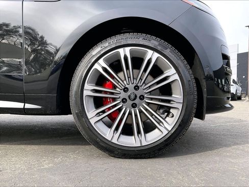 New 2025 Land Rover Range Rover Sport Dynamic SE image 14