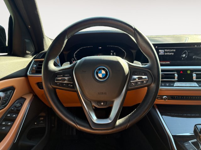 Used 2022 BMW 330e xDrive w/ Premium Package AWD/4WD image 12