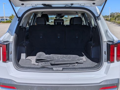 Certified 2025 Kia Sorento S image 14