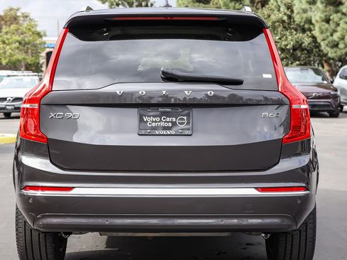 Used 2024 Volvo XC90 B6 Plus image 10