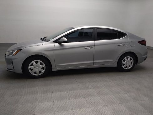 Used 2020 Hyundai Elantra SE FWD image 2