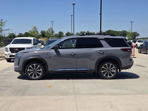 New 2026 Nissan Pathfinder Platinum AWD/4WD image 3