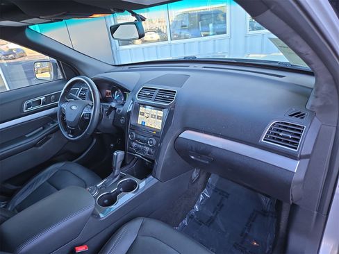 Used 2017 Ford Explorer XLT w/ Equipment Group 202A image 16