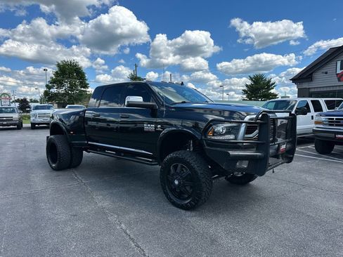 Used 2018 RAM 3500 Laramie Longhorn AWD/4WD image 6