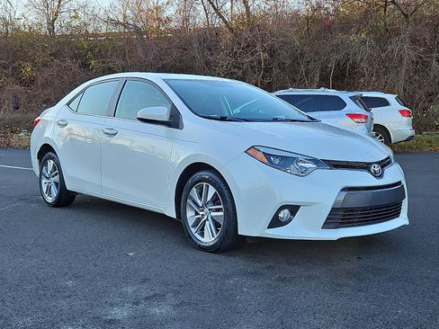 Used 2015 Toyota Corolla LE image 1