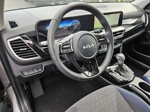 Used 2024 Kia Seltos S image 4