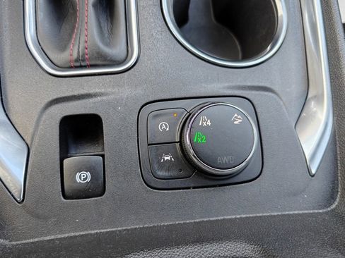 Used 2023 Chevrolet Traverse RS image 44