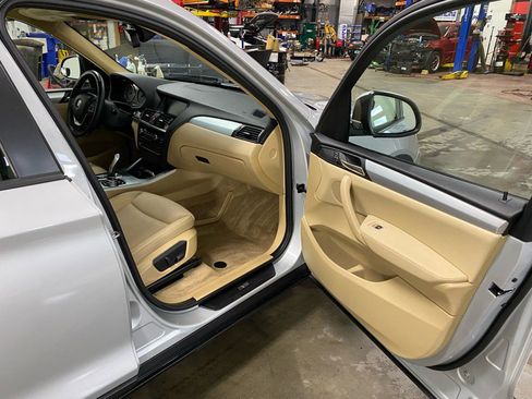 Used 2015 BMW X3 xDrive28d image 10