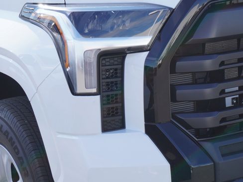 New 2026 Toyota Tundra SR image 3