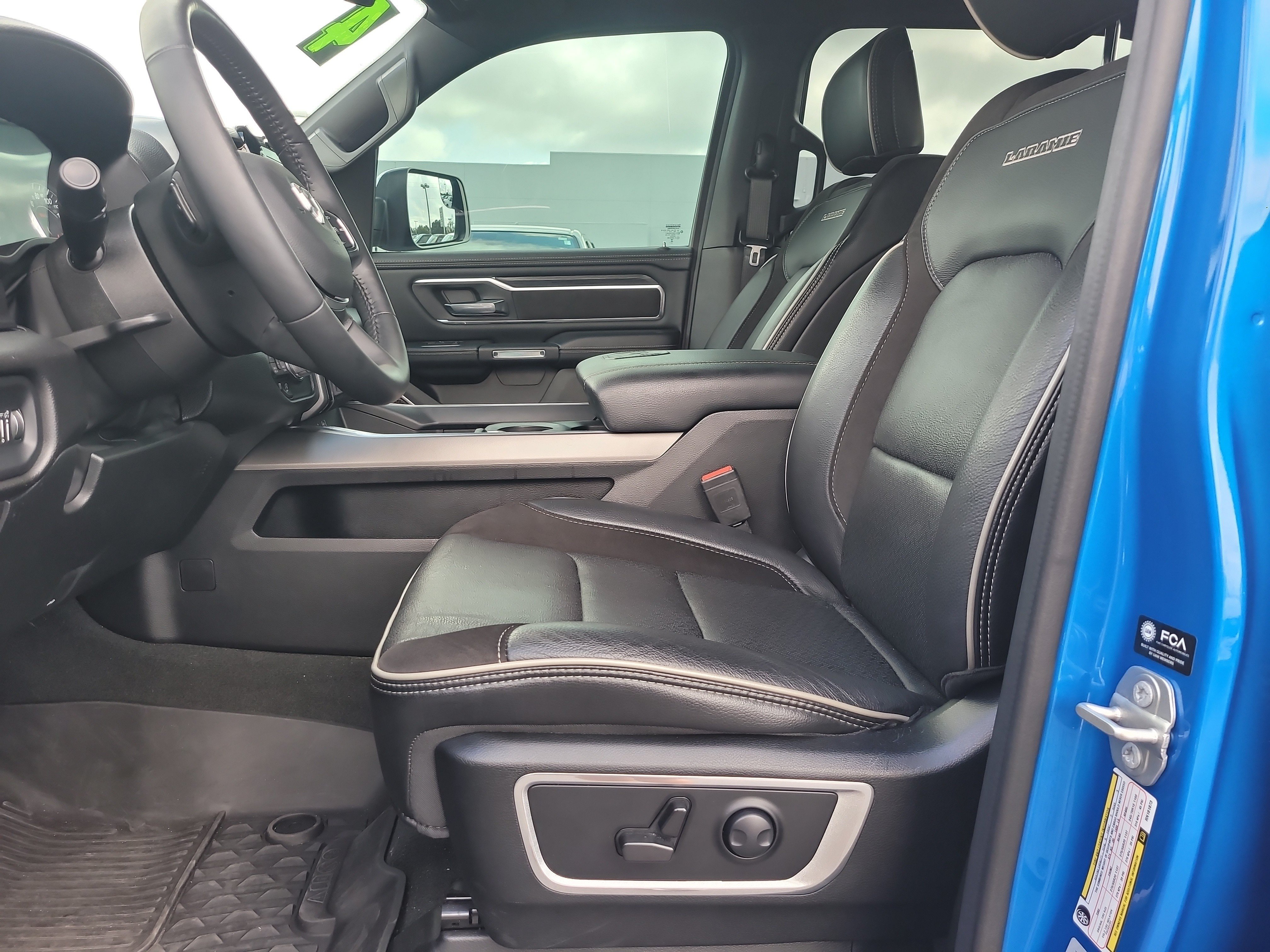 Used 2024 RAM 1500 Laramie AWD/4WD image 18