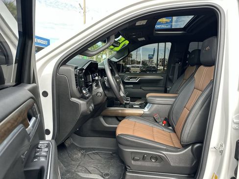 Used 2025 Chevrolet Silverado 1500 High Country AWD/4WD image 19