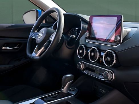 Used 2025 Nissan Sentra SV image 18