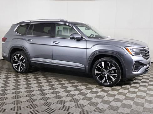 Used 2024 Volkswagen Atlas SEL Premium R-Line AWD/4WD image 19