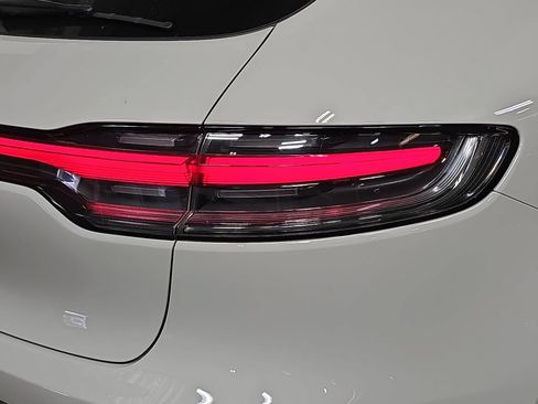 Certified 2023 Porsche Macan AWD/4WD image 30