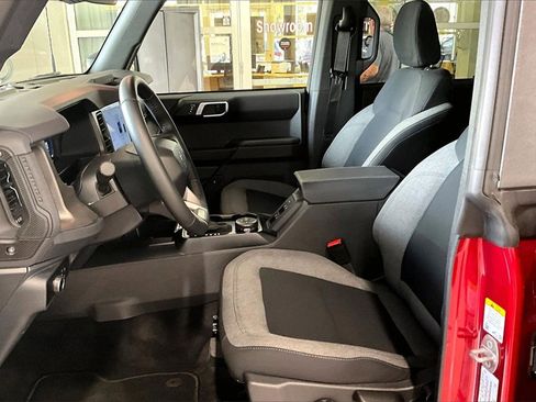 Used 2025 Ford Bronco Big Bend image 3