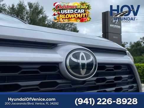 Used 2021 Toyota RAV4 XLE Premium FWD image 59